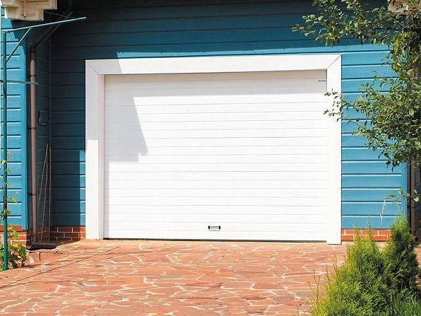 Cекционные ворота 3300х2200 мм белые DoorHan RSD02, kostanaj.doorhan.ru